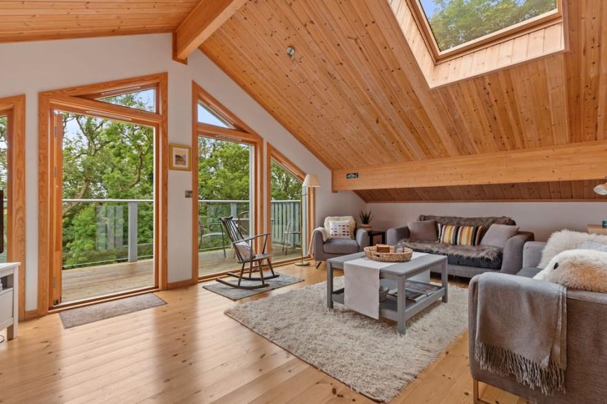 The Rowan - Luxury Lodge and Woodland Views