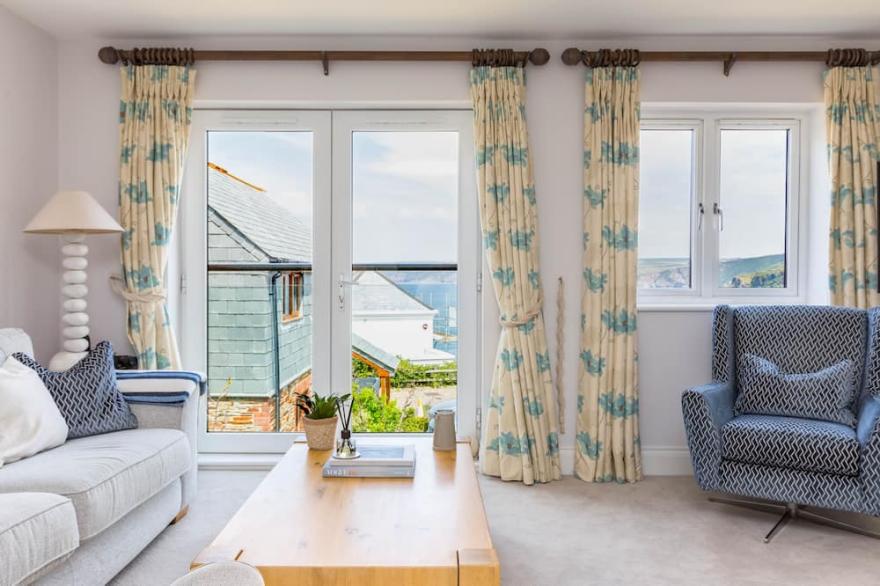 ROCK LOBSTER, family friendly in Port Isaac