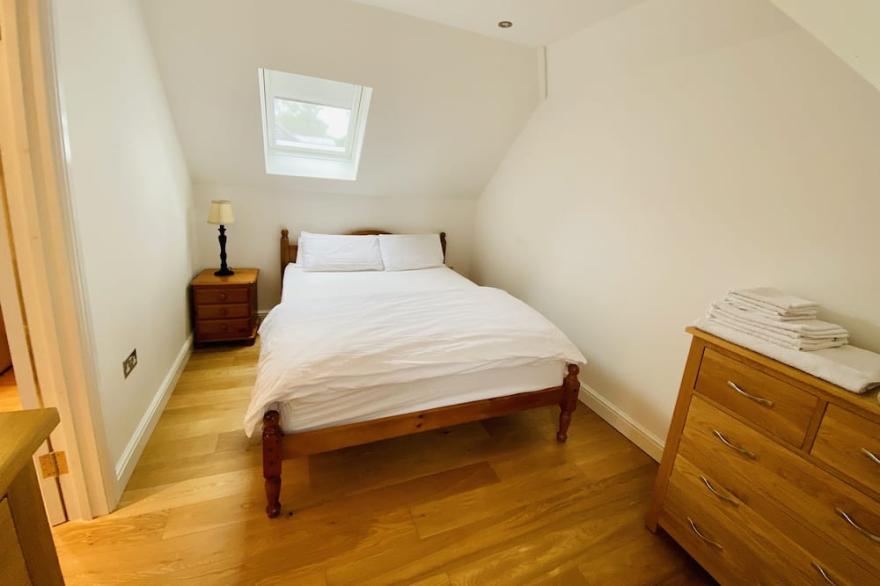 Stunning One Bedroom Appartment Royal Ascot, Near Ascot Station