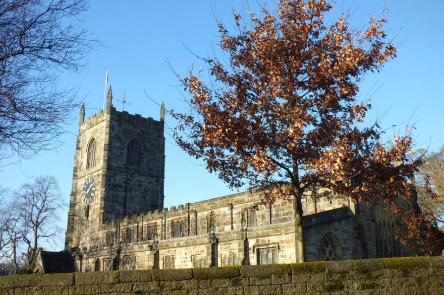 FOXSTONES COTTAGE, romantic, luxury holiday cottage in Skipton