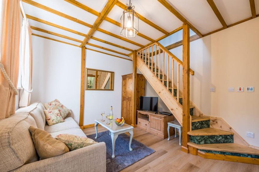 Quirky Cottage - Full of character & charm set in 4 acres of meadows