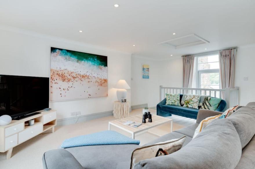 Pont View - Two Bedroom Apartment, Sleeps 4