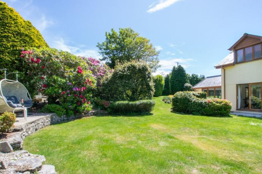 Sundance - Seven Bedroom House, Sleeps 14