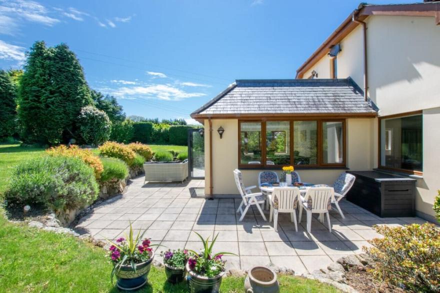 Sundance - Seven Bedroom House, Sleeps 14