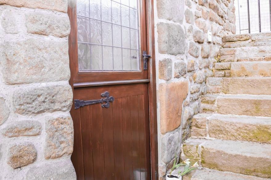 SHIRE COTTAGE AT TOP BUTTERLEY FARM in Tansley