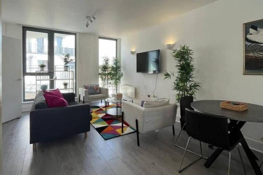 Chertsey - Beautiful 2 Bedroom Apartment 44
