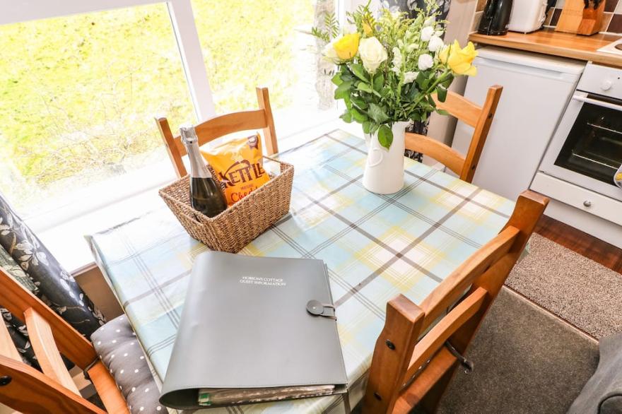 HOBSON'S COTTAGE, pet friendly, with a garden in Reeth