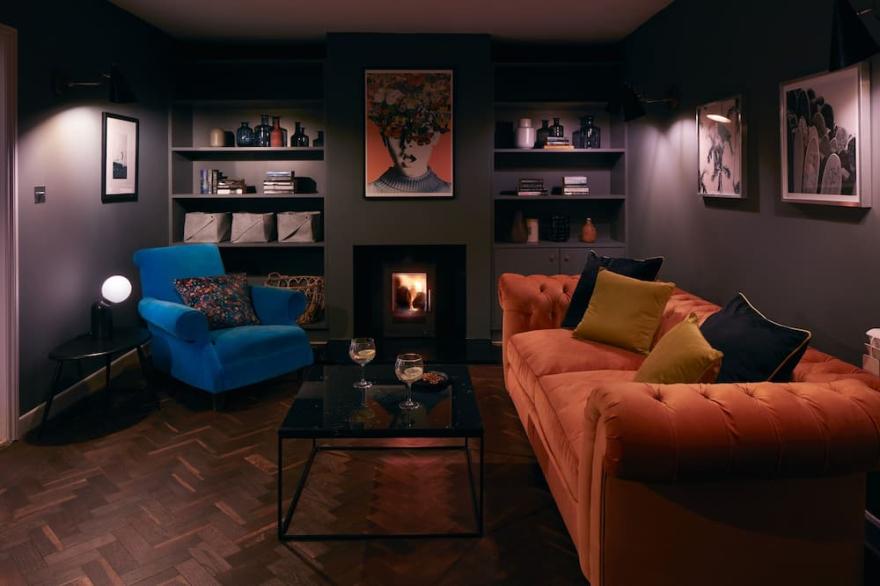 LUXURY- The Bluehouse Watergate Bay, Cornwall, Sea Views, HOT TUB Pet Friendly