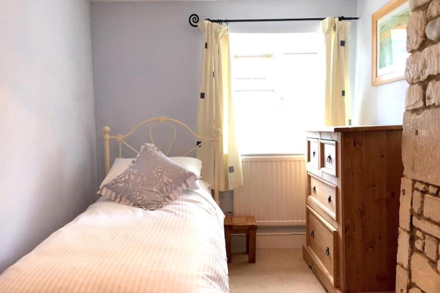 Cosy cottage in the beautiful market town of Northleach