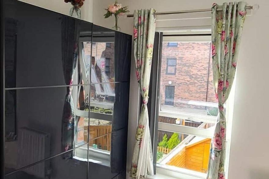 Beautiful 2 Bedroom House in Edinburgh