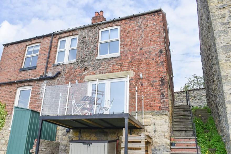 2 bedroom accommodation in Pickering