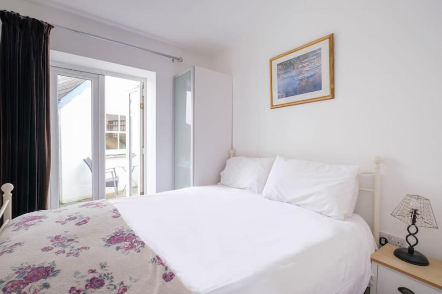 Cosy welcoming cottage in the heart of Rock