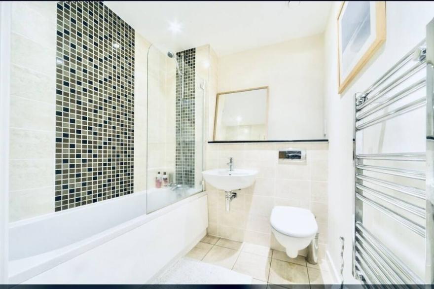 Unveiling Birmingham’s Hidden Gem Stylish 1-Bed Apartment in Prime City Location