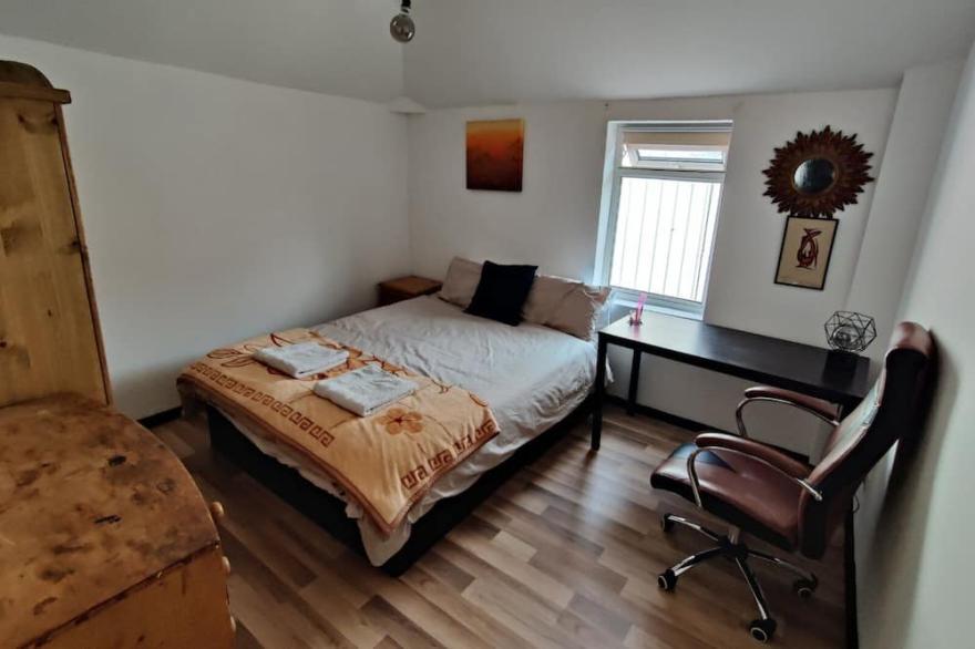Unique Antique 2BR Flat@hackney Canal and Olympic Stadium