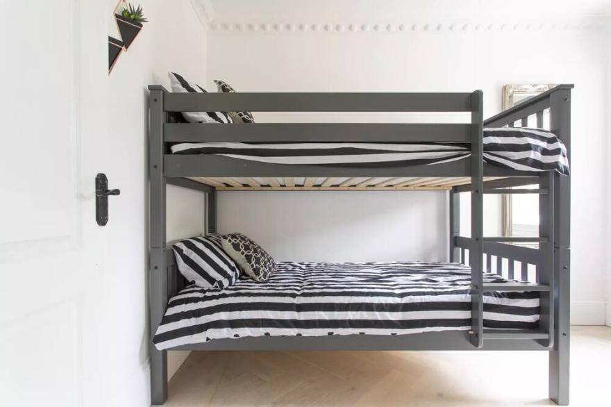 Cozy, Bright & Large 4 BR Flat With Parking
