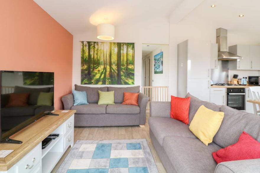 OYSTER LODGE, pet friendly, with a garden in Newton Ferrers