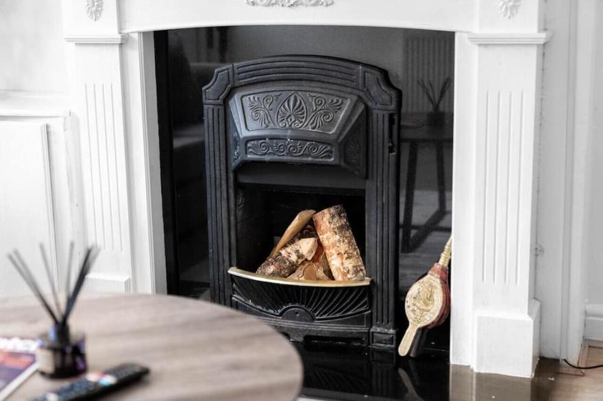 Luxe Three Bedroom House - Parking  -  Garden