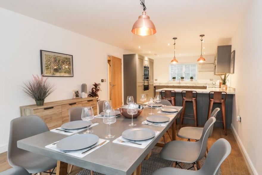 ROSE HOUSE, with open fire in Bowness-On-Windermere