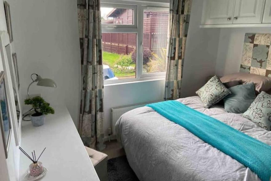 3 bedroom Cornish Lodge in secluded holiday park
