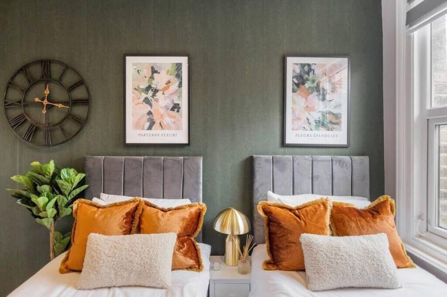 The Warm Paradise: Ultimate Comfort Pad for Two