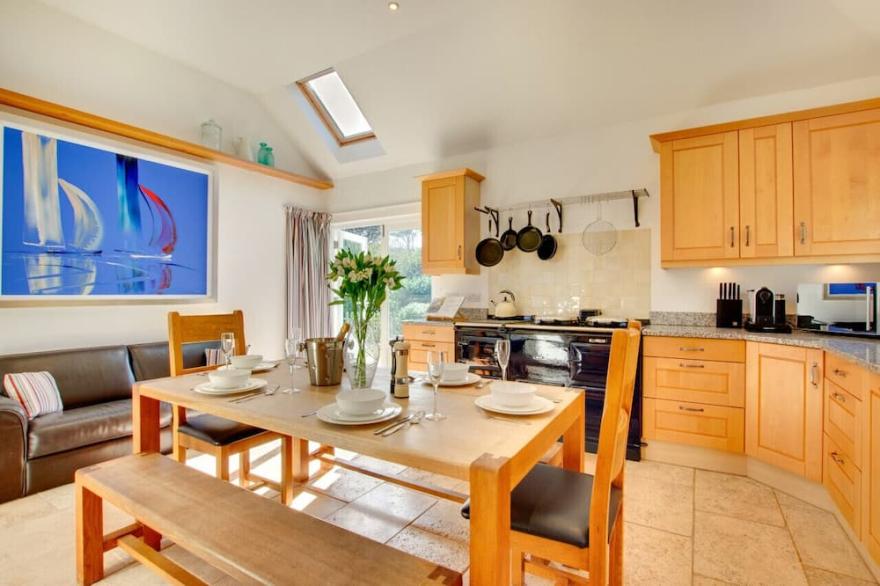 Sandbanks - Three Bedroom House, Sleeps 6