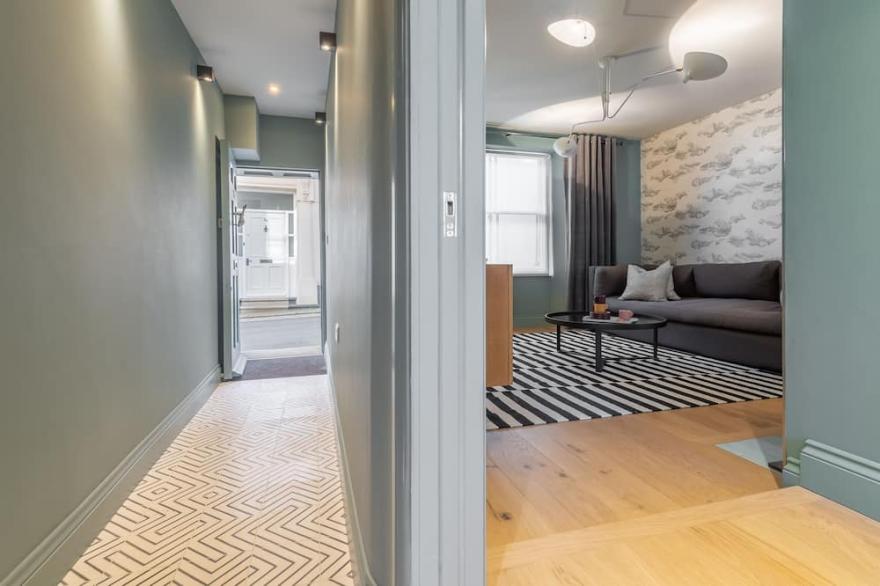 This beautiful, luxurious property showcases exceptional attention to detail.