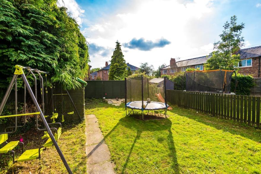 Spacious & luxurious 3-Bed House in Manchester