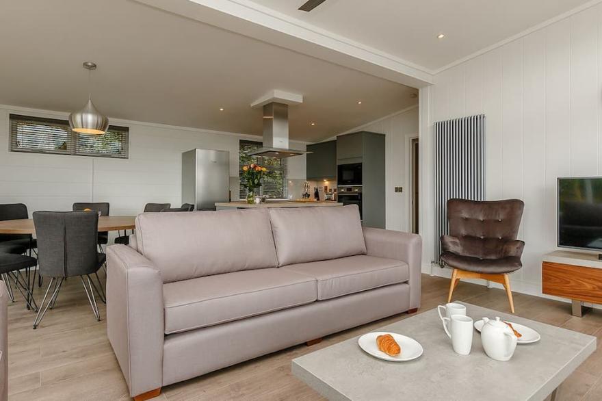4 bedroom accommodation in Cheddar