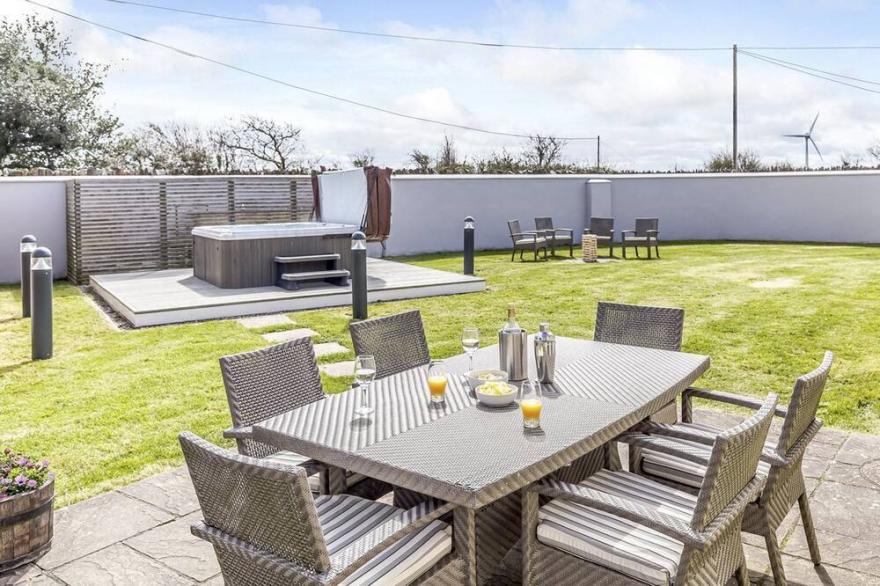 6 bedroom accommodation in Newquay