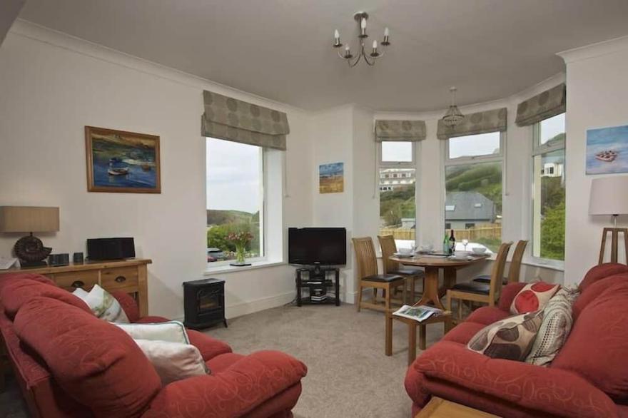 COVE VIEW, pet friendly, with a garden in Hope Cove