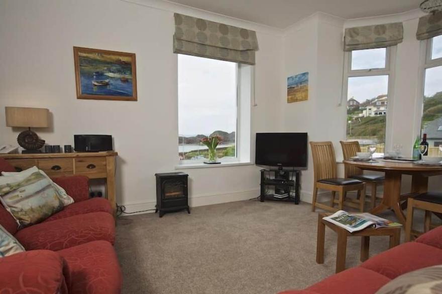 COVE VIEW, pet friendly, with a garden in Hope Cove