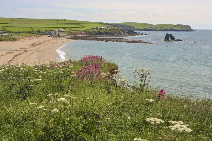 HORIZON, pet friendly, country holiday cottage in Thurlestone