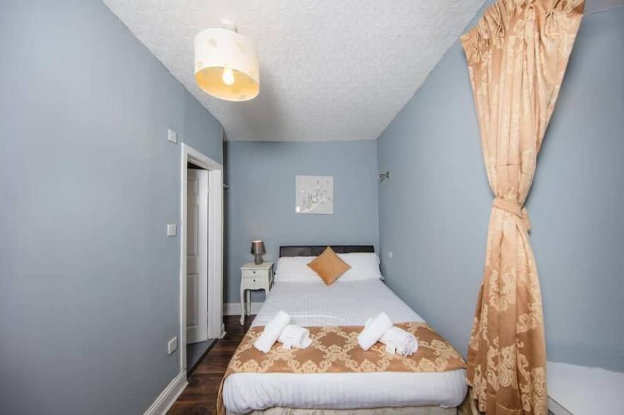 2 bedroom City Centre flat