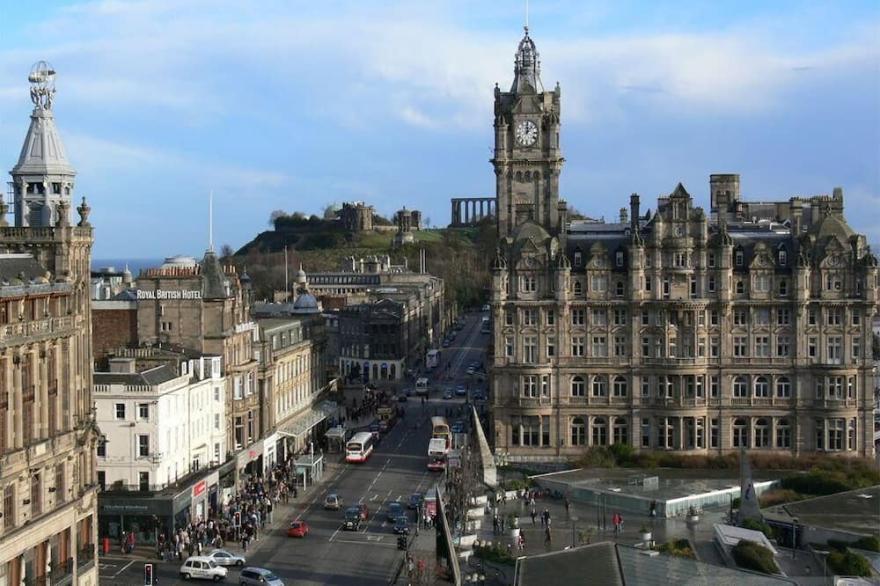 2 bedroom City Centre flat