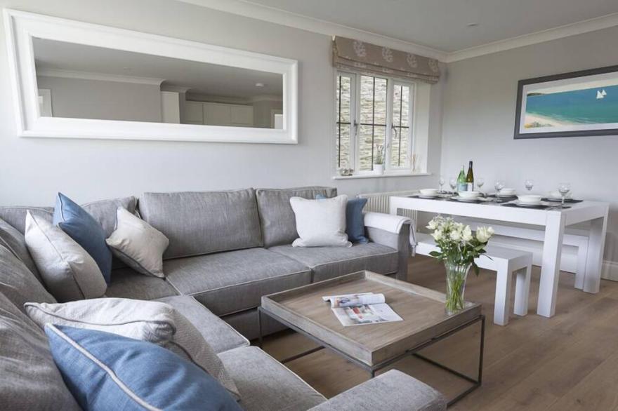 1 COACHMAN'S COTTAGE, HILLFIELD VILLAGE, family friendly in Dartmouth
