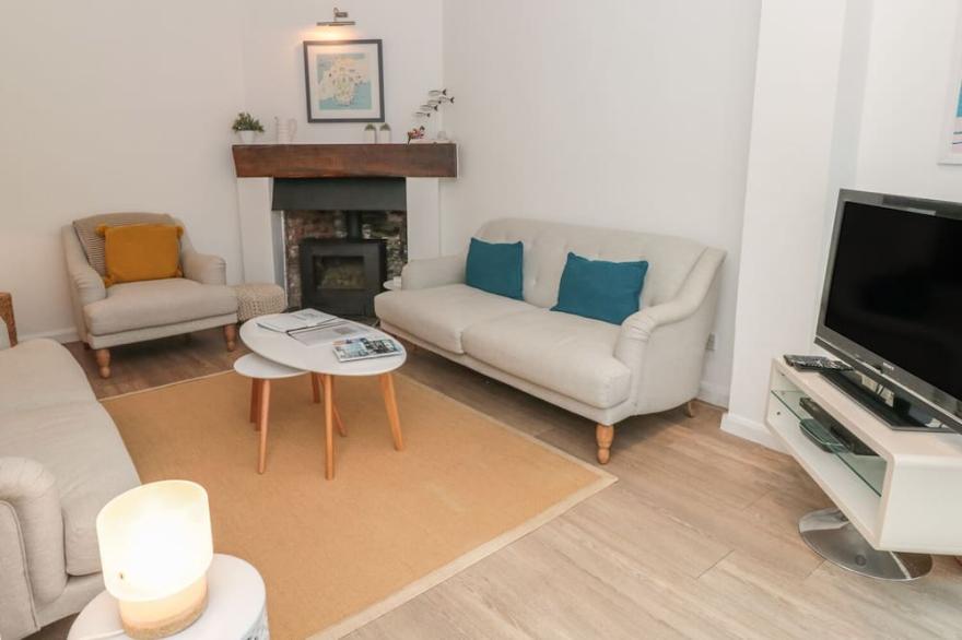 PROSPECTS, pet friendly, with a garden in Salcombe
