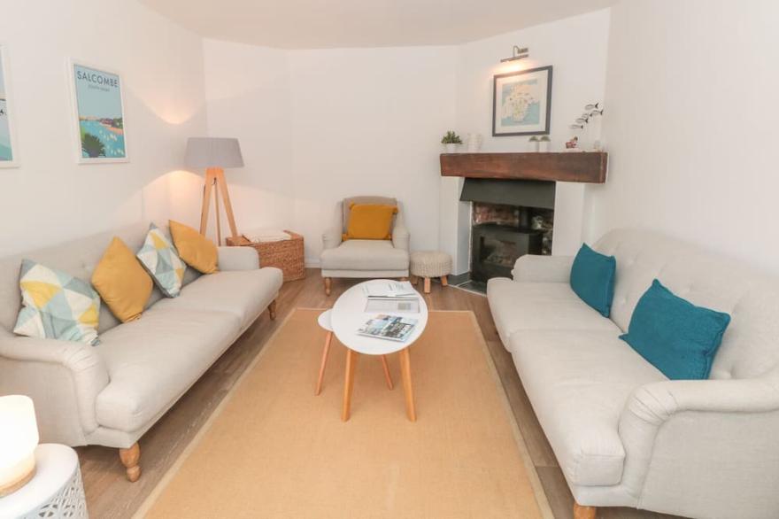 PROSPECTS, pet friendly, with a garden in Salcombe
