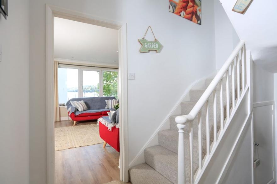 NORMANDY WATCH, pet friendly, country holiday cottage in Salcombe