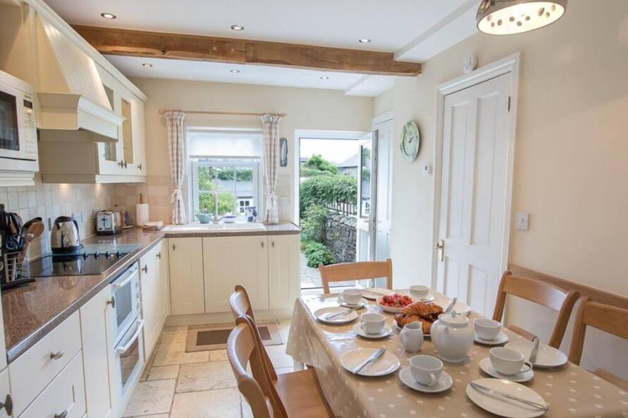 JOT COTTAGE, family friendly, with open fire in Salcombe