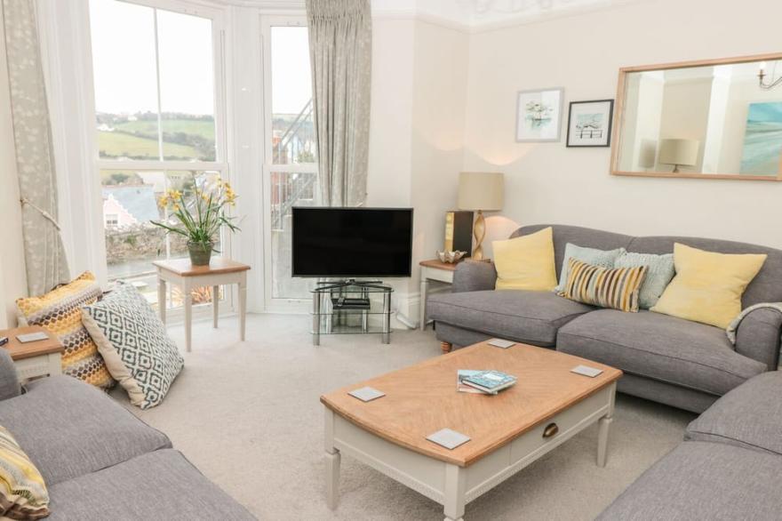 LEYLANDS, family friendly, luxury holiday cottage in Salcombe