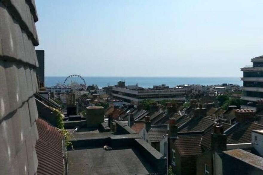4 Storey townhouse in iconic street - with cinema!
