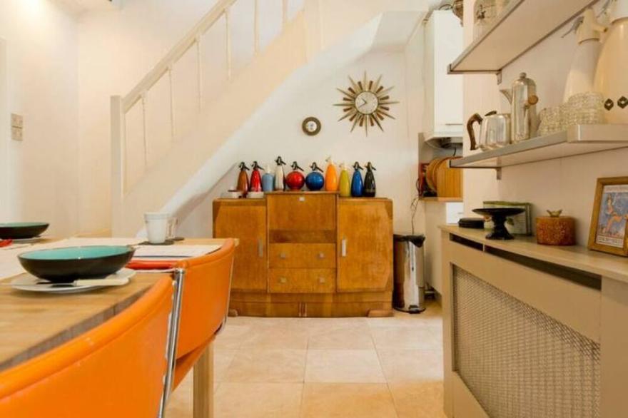 4 Storey townhouse in iconic street - with cinema!