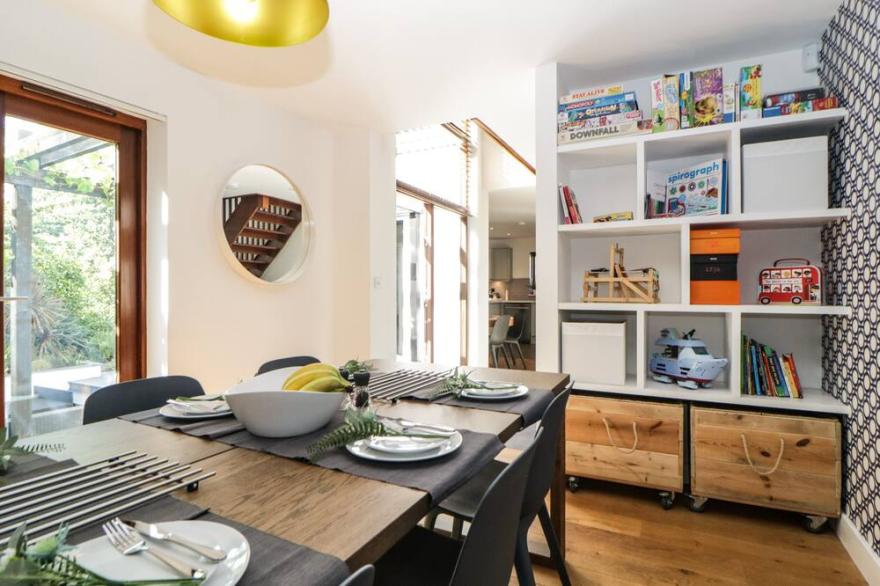 IROKO, family friendly, luxury holiday cottage in Millbrook