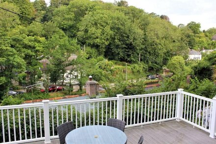 Christmas Cottage - Two Bedroom House, Sleeps 4