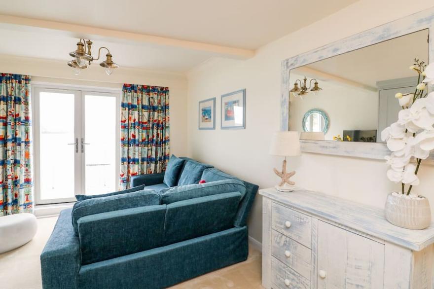 36 THE SALCOMBE, with pool in Salcombe