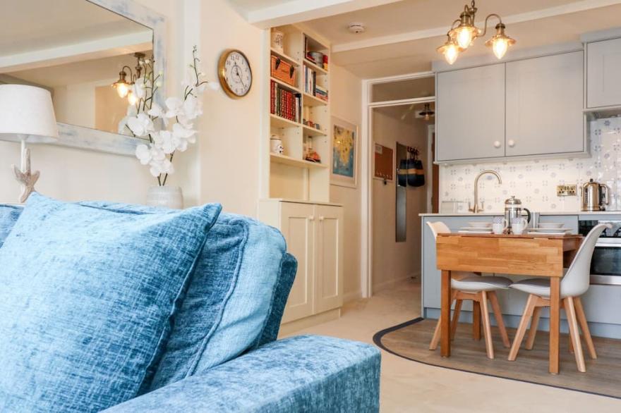 36 THE SALCOMBE, with pool in Salcombe