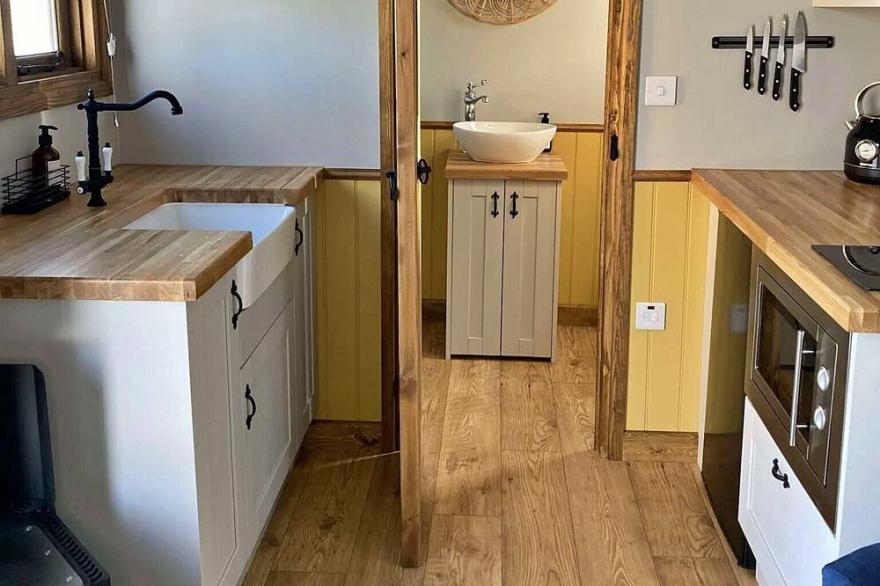 Glamping hut for two in Wales