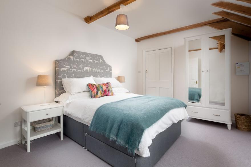 Cotswolds Barn Apartment - luxury self catering near Bath & Bristo