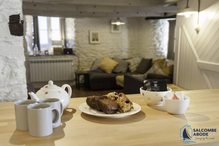 Beautiful Thatched Devon Cottage - close to Salcombe & Hope Cove