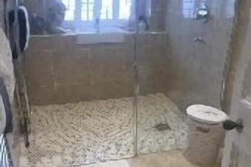 Private luxury apartment near Belfast with garage